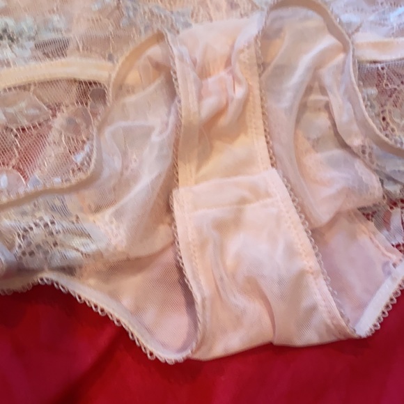 Sophie b lingerie - Picture 3 of 5